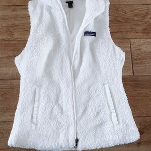 white Patagonia sherpa vest